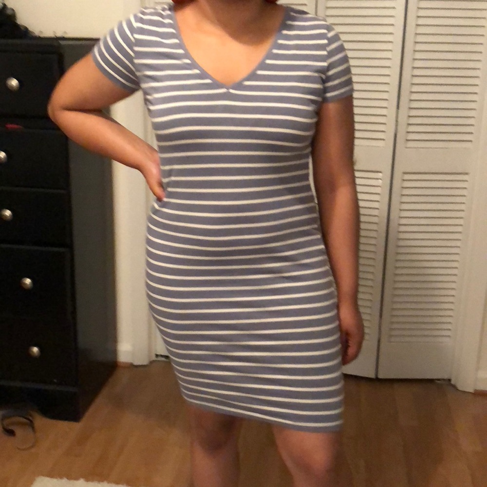 Simple yet fashionable and comfy dress.